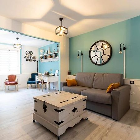 Les Berges De L'Oust Apartment Malestroit Bagian luar foto