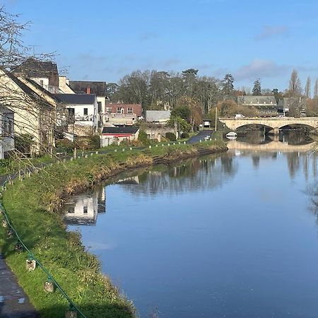 Les Berges De L'Oust Apartment Malestroit Bagian luar foto