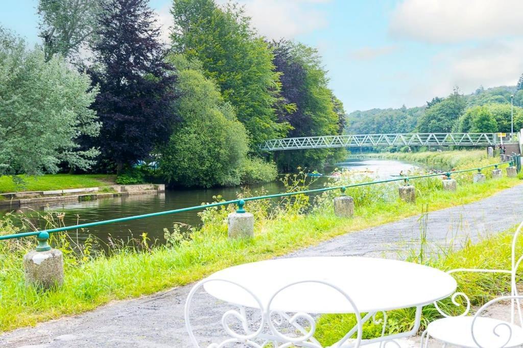 Les Berges De L'Oust Apartment Malestroit Bagian luar foto