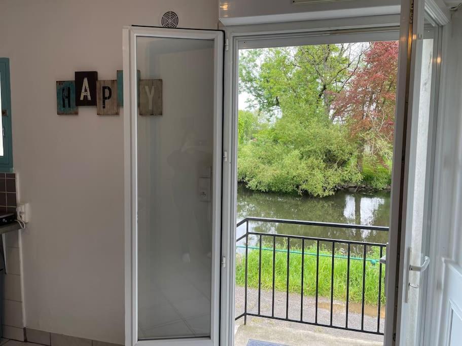 Les Berges De L'Oust Apartment Malestroit Bagian luar foto